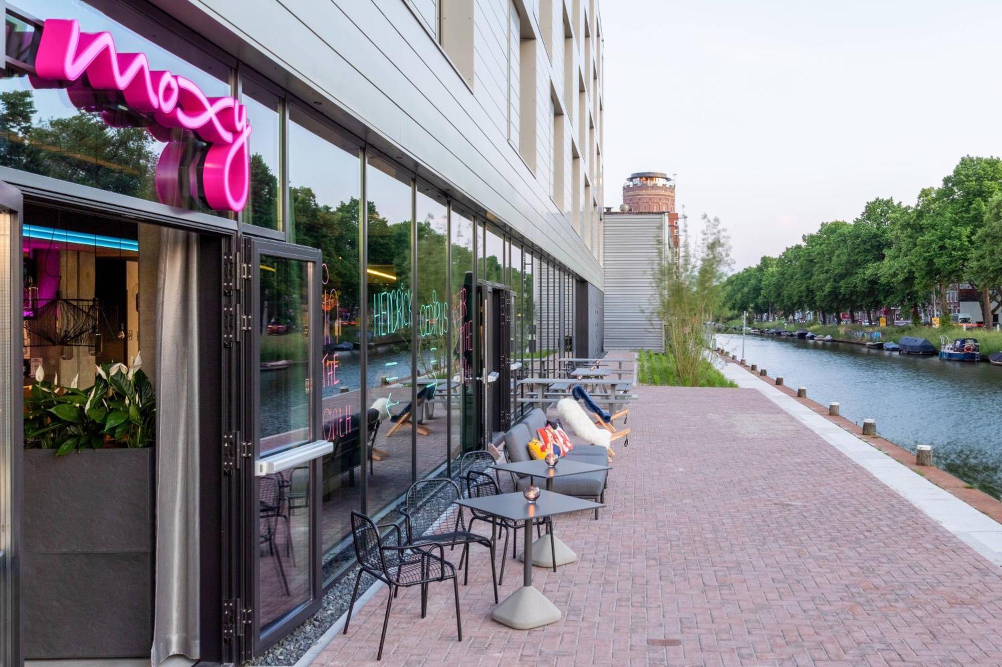 Отель Moxy Утрехт Экстерьер фото