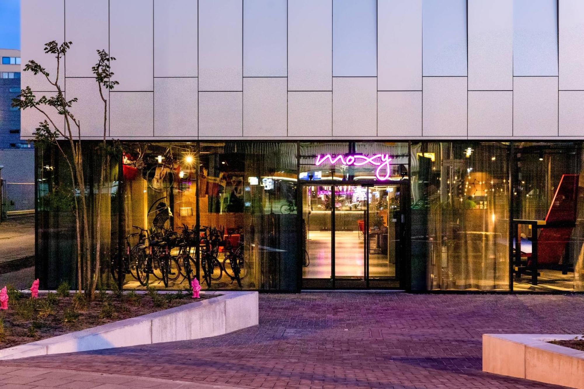 Отель Moxy Утрехт Экстерьер фото