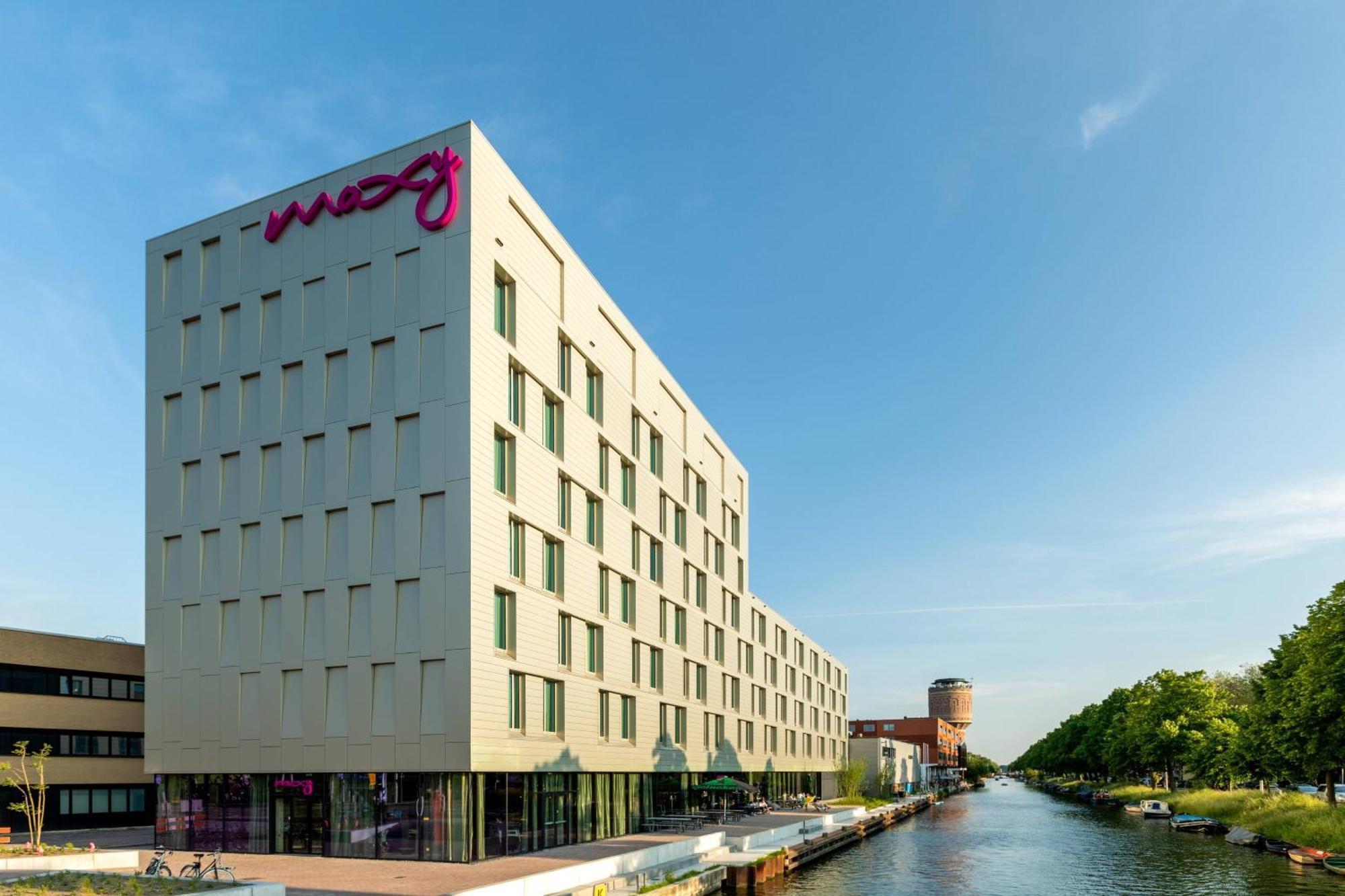 Отель Moxy Утрехт Экстерьер фото